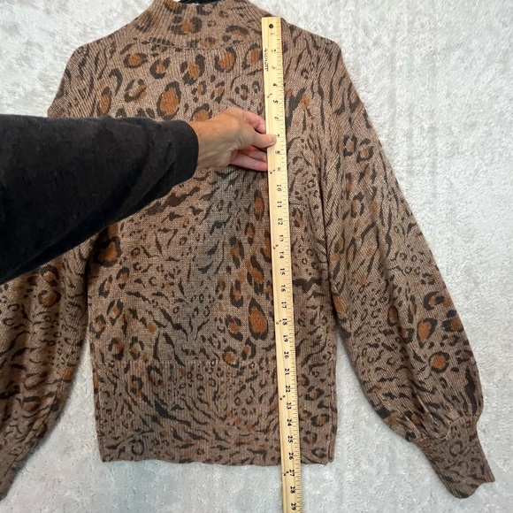 WHBM Animal Print Sweater Sz M Puff Sleeve Ribbed Mock Neck Cuffs - Picture 13 of 15